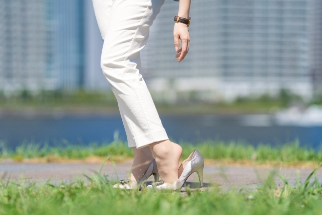 ④こんな不安(外反母趾)イメージ