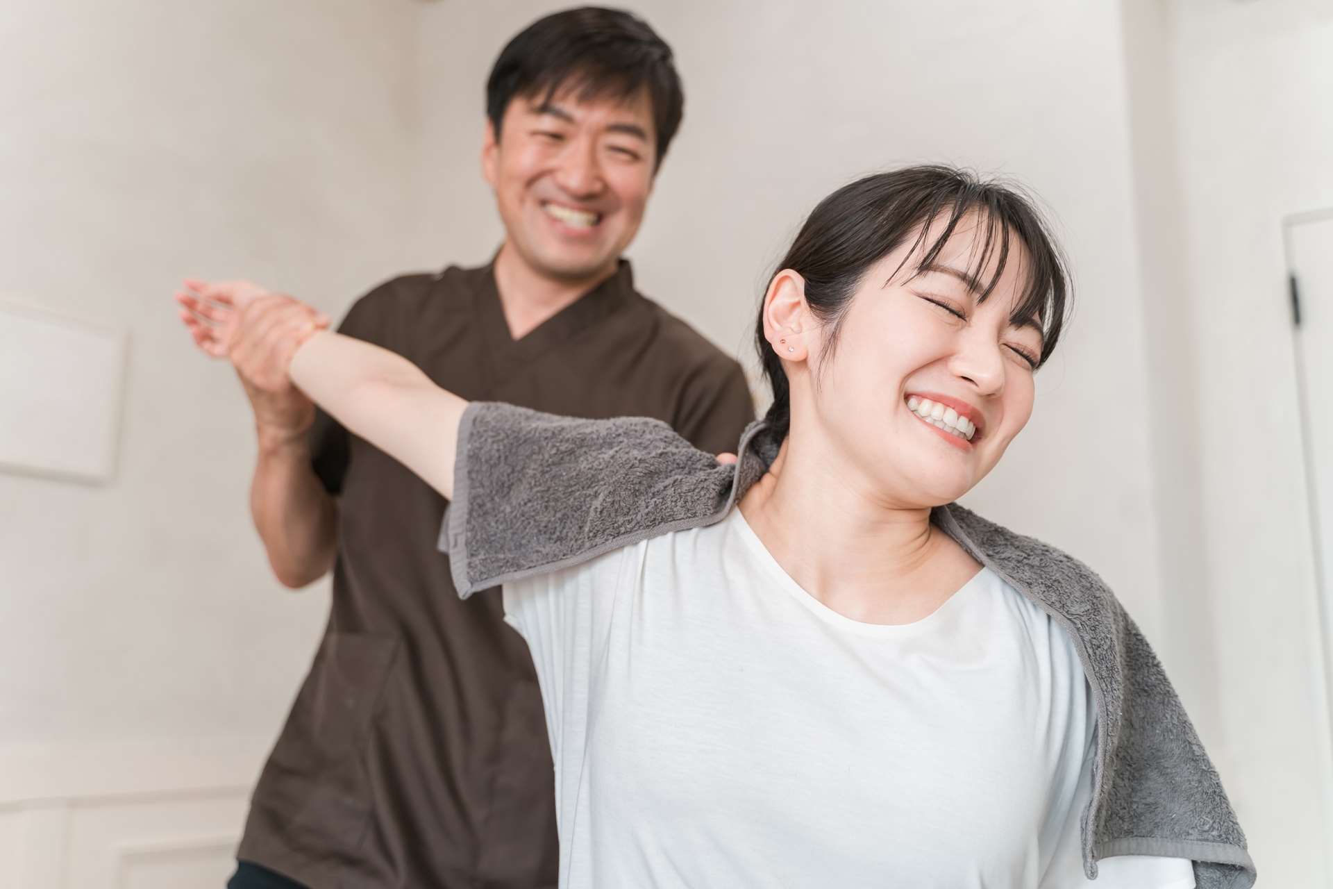 ⑦ 選ばれる理由(頸肩腕症候群)施術イメージ
